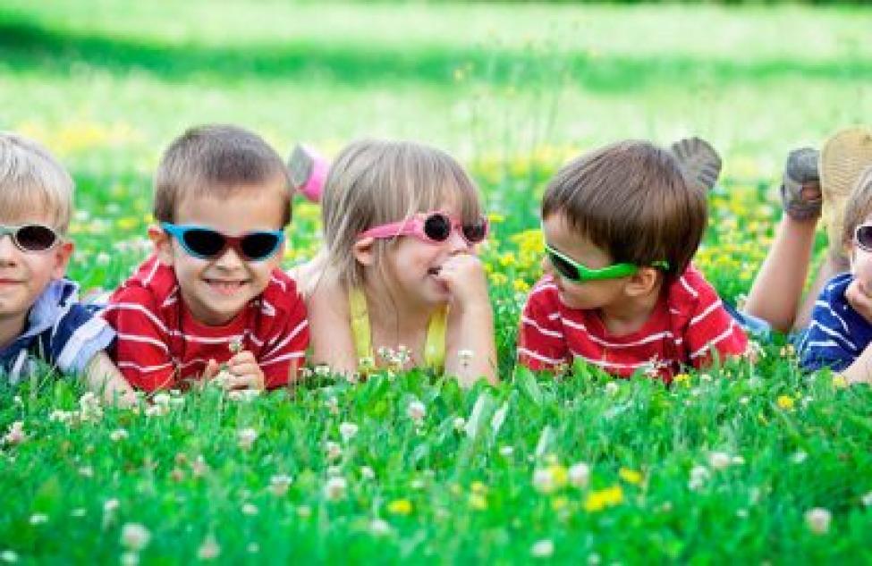 Нужны ли солнцезащитные очки ребенку?