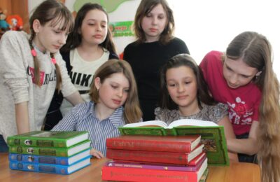 Молодежь Чистоозерного района познакомилась с литературными новинками в Центральной библиотеке