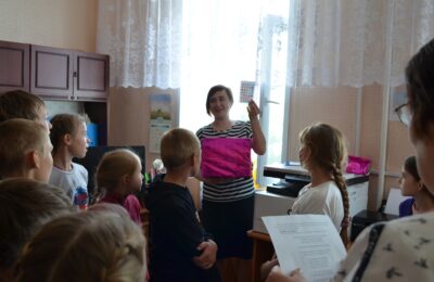 16 июня сотрудники центральной библиотеки и детской библиотеки имени С.П. Мосияша организовали путешествие по большой книжной стране для маленьких читателей из села Троицкое