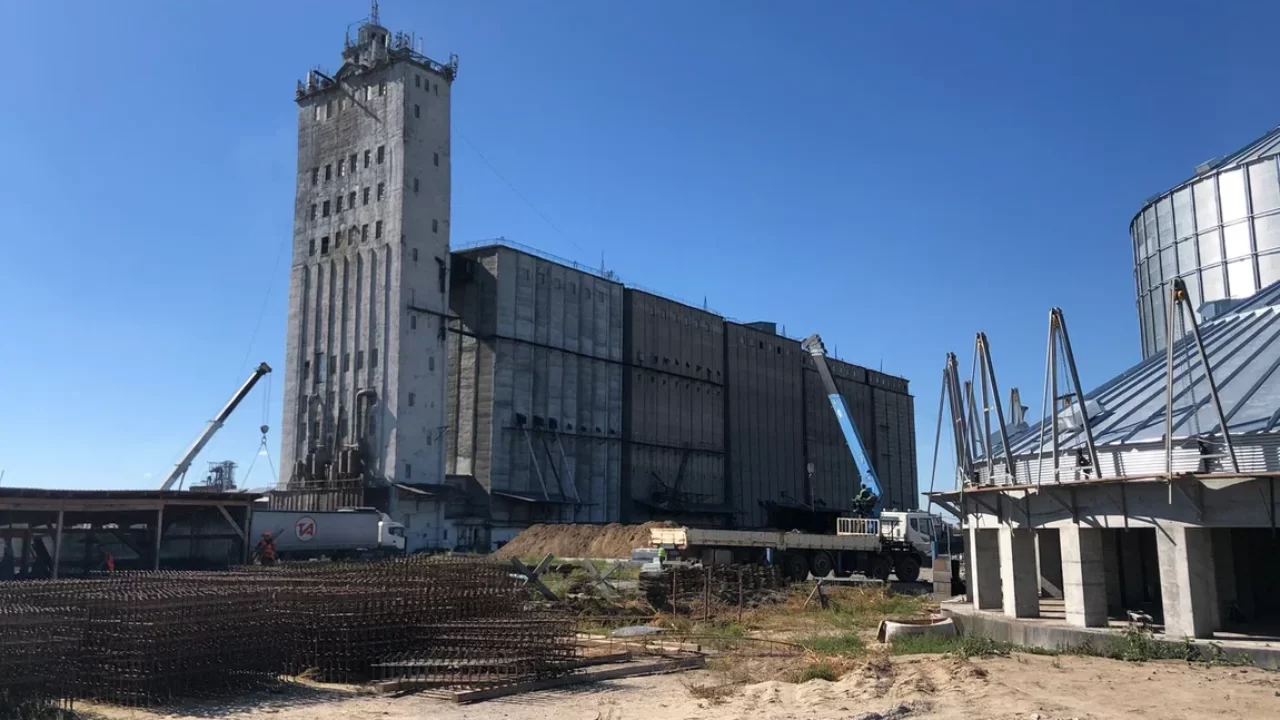 Самый большой элеватор в регионе строят в Купино - Кулундинская новь