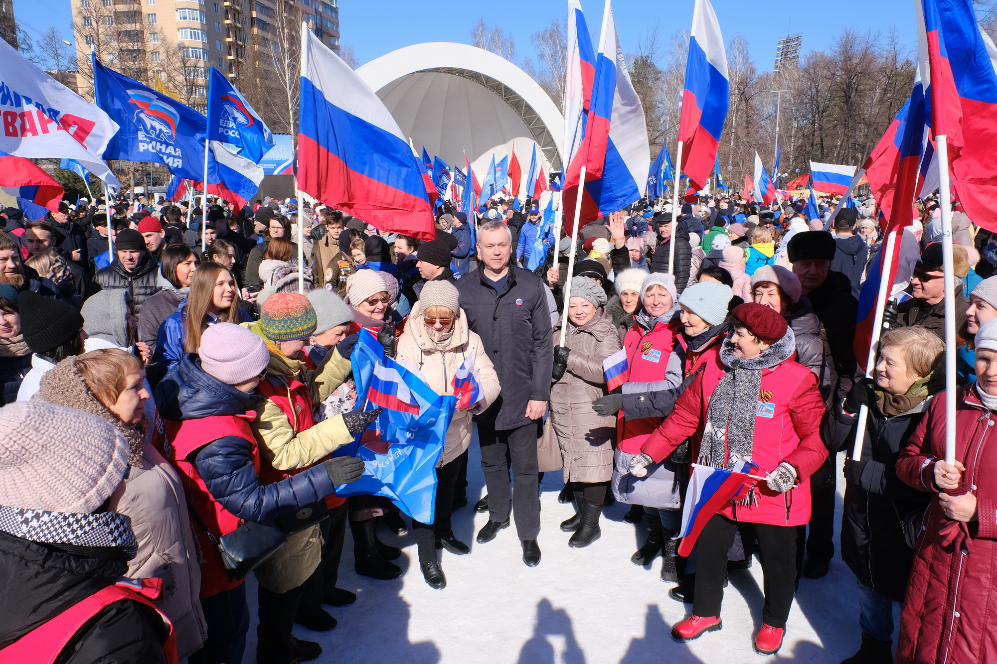 День воссоединения Крыма с Россией отпраздновали в Новосибирске -  Кулундинская новь