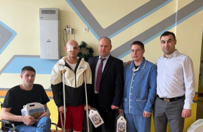 Подарки вручили раненым новосибирцам – бойцам СВО в Москве и Санкт-Петербурге