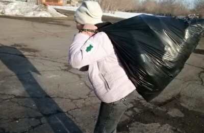 В Яблоневке проходит акция по уборке улиц от мусора