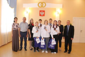 Накануне Дня России юным жителям Чистоозерного района торжественно вручили паспорта