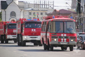 В Новосибирске состоялся автопробег пожарной и спасательной техники