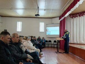 Сотрудники Госавтоинспекции приняли участие в родительских собраниях