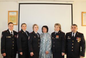 Надежные хранители порядка отмечают профессиональный праздник