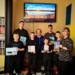 Встретились с поэтессой школьники в детской библиотеке