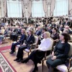 Лучших преподавателей вузов наградили в Правительстве региона