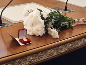 Нагрудные знаки «Почетный донор Новосибирской области» вручили жителям региона