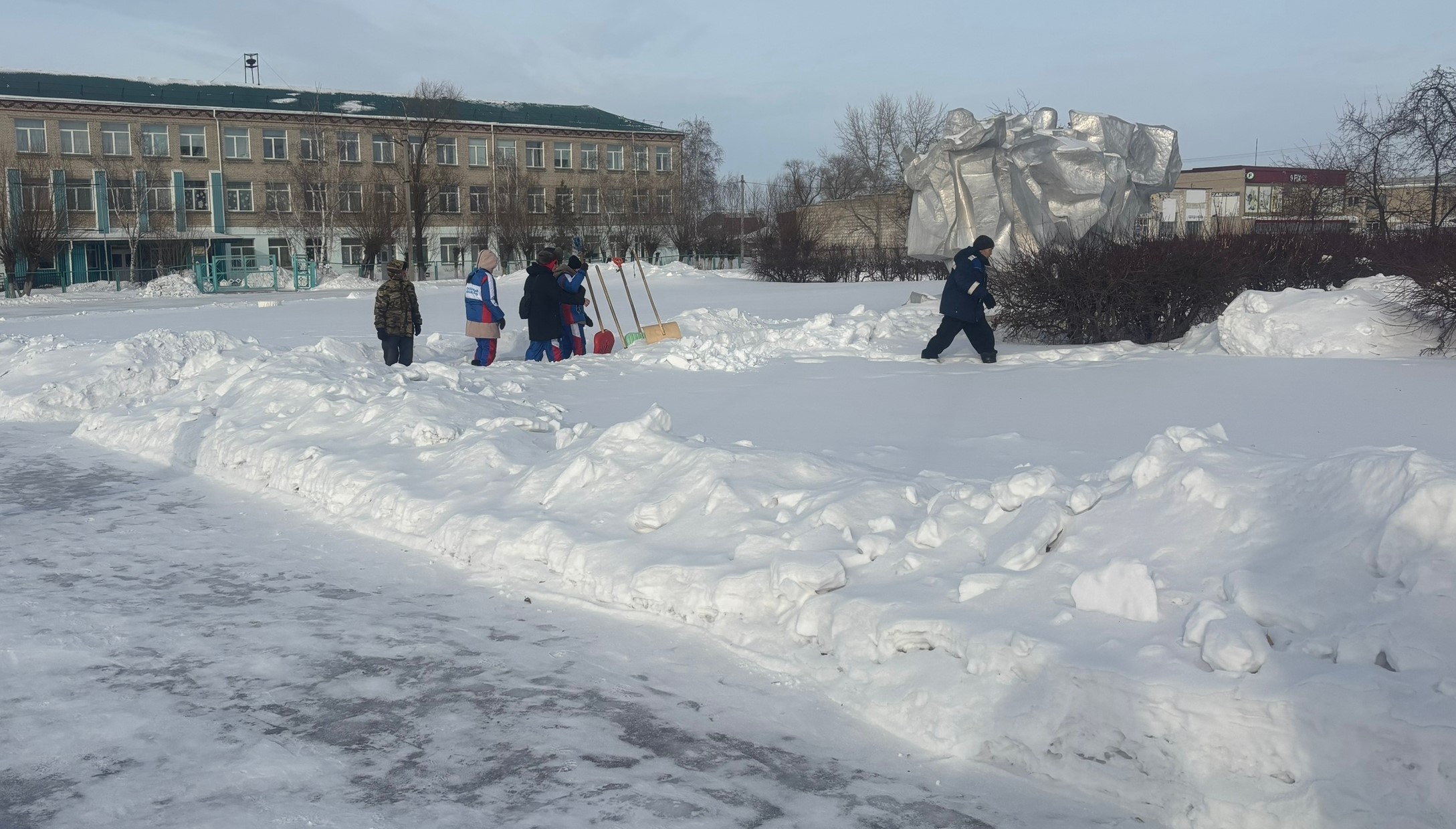 «Снежный десант» продолжает работать в Чистоозерном районе