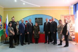 Мемориальную доску в память об Алексее Плющике открыли в Барабо-Юдинской школе