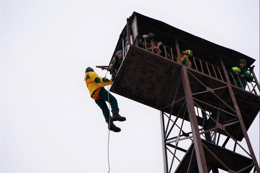 Новосибирские десантники-пожарные готовятся к непростому сезону