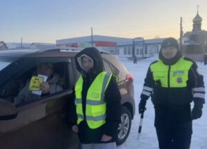 Юные инспекторы дорожного движения в Чистоозерном районе присоединились к областной акции