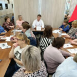 Жители региона активно посещают в школы родственного ухода по нацпроекту