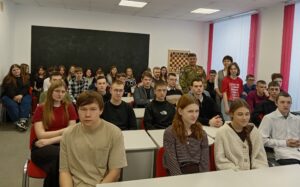 «Классная встреча» с участником СВО состоялась в поселковой школе № 3