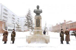 Депутаты Законодательного Собрания региона почтили память Александра Покрышкина