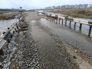 Из-за паводка ограничен проезд транспорта на дорогах в Новосибирской области