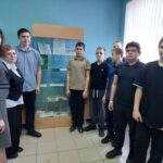 Экскурсия в отдел архивной службы прошла для учащихся поселковой школы № 1