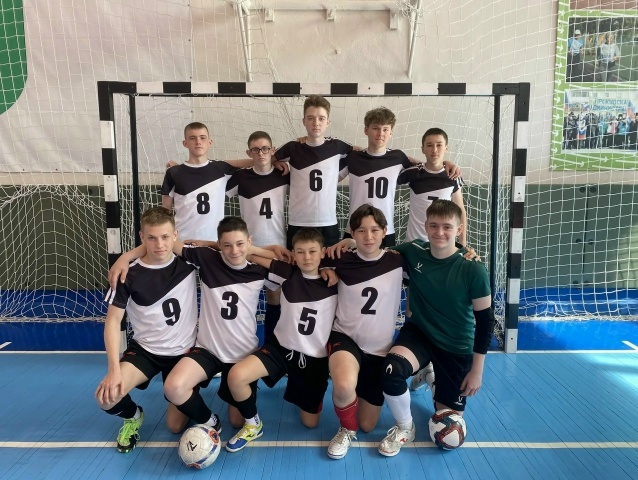 Команда футболистов Чистоозерного района лучшая в области