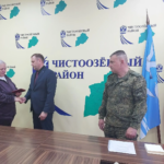 В Чистоозерном районе Орден Мужества вручили маме погибшего на СВО героя
