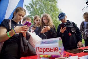 «Линейка Первых» в Новосибирске объединила более 10 000 ребят со всей области