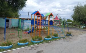 Новая детская площадка появилась в поселке Чистоозерное
